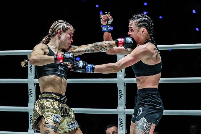 Stella Hemetsberger erzielte gegen Natalia Diachkova die wirkungsvolleren Treffer.